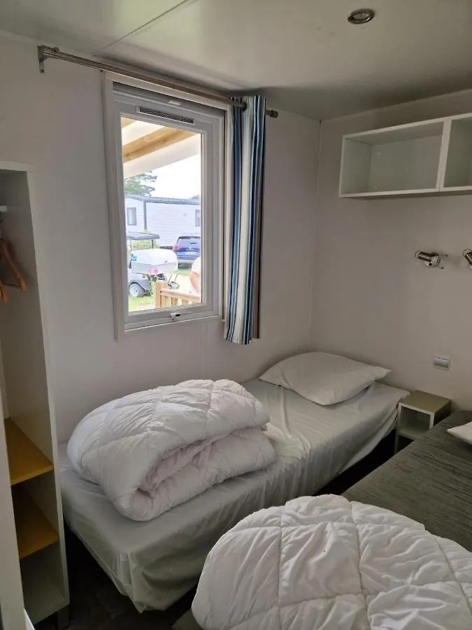 Mobil-Home A Douarnenez 0*,  France